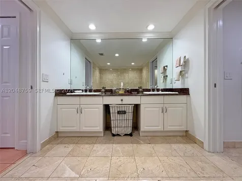 6209 Paradise Point Drive Palmetto Bay FL 33157