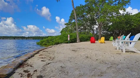 6209 Paradise Point Drive Palmetto Bay FL 33157