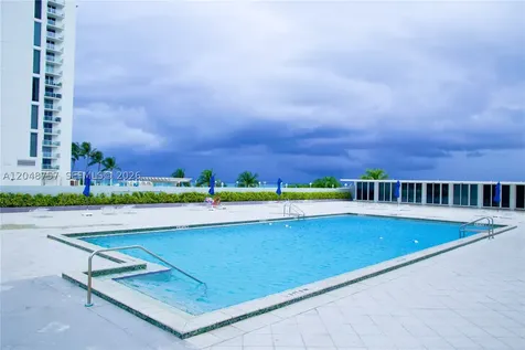 5601 Collins Avenue Miami Beach FL 33140