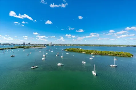 7934 West Drive North Bay Village FL 33141