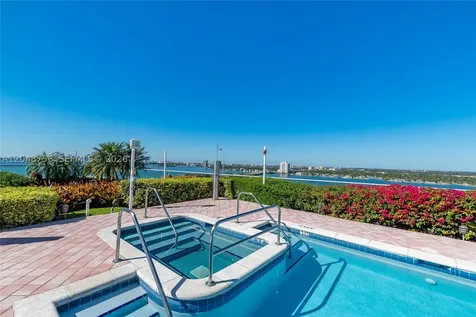 7934 West Drive North Bay Village FL 33141
