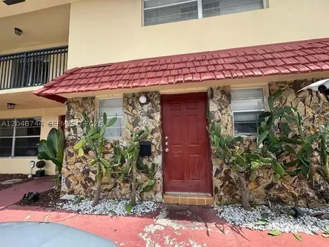 6631 SW 41st Place Davie FL 33314