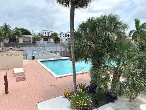 6631 SW 41st Place Davie FL 33314