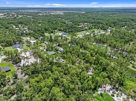 1412 22nd Avenue NE Naples FL 34120