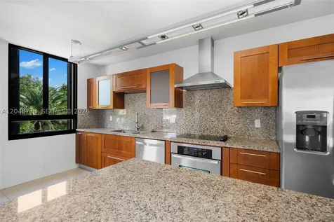 181 Crandon Boulevard Key Biscayne FL 33149