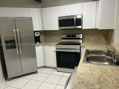 10241 NW 9th St Circle Miami FL 33172