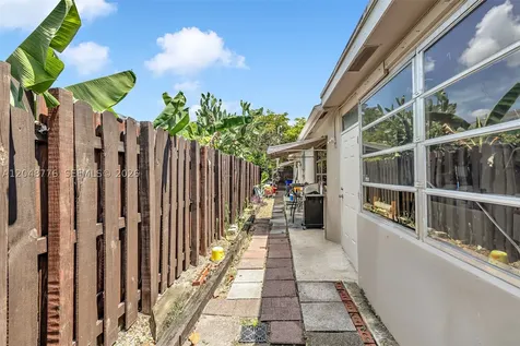 5045 SW 10th Street Margate FL 33068