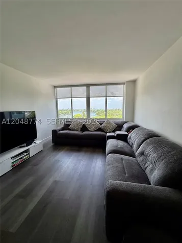 7441 Wayne Avenue Miami Beach FL 33141