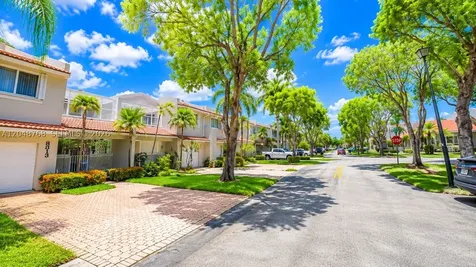 9805 NW 45th Lane Doral FL 33178