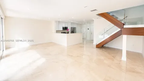9805 NW 45th Lane Doral FL 33178
