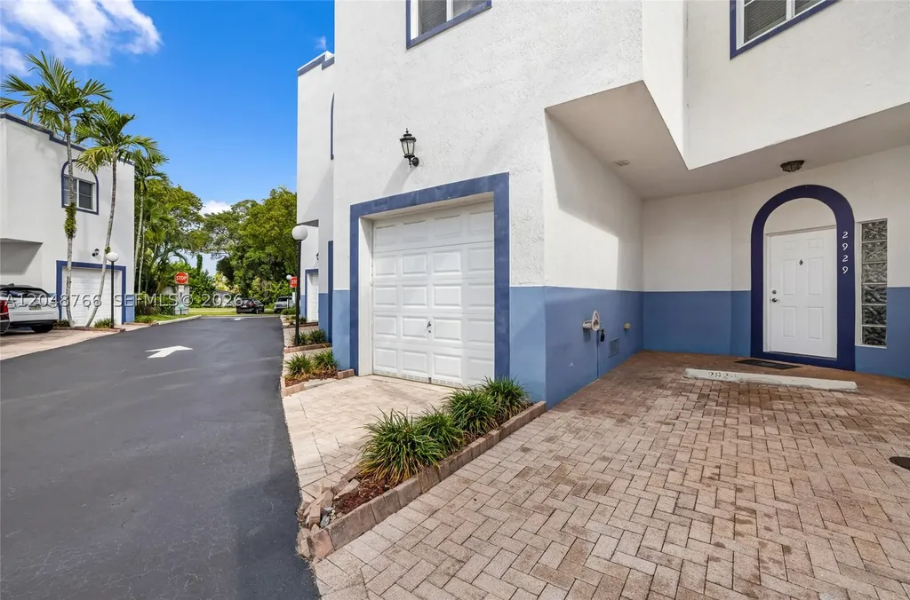 2929 SW 18th Terrace Fort Lauderdale FL 33315