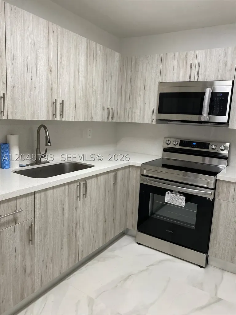 6190 W 19th Avenue Hialeah FL 33012