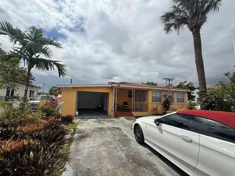 4470 W 1st Avenue Hialeah FL 33012