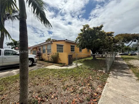 4470 W 1st Avenue Hialeah FL 33012