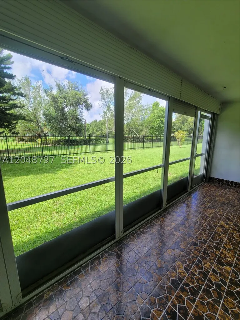 950 Hillcrest Drive Hollywood FL 33021