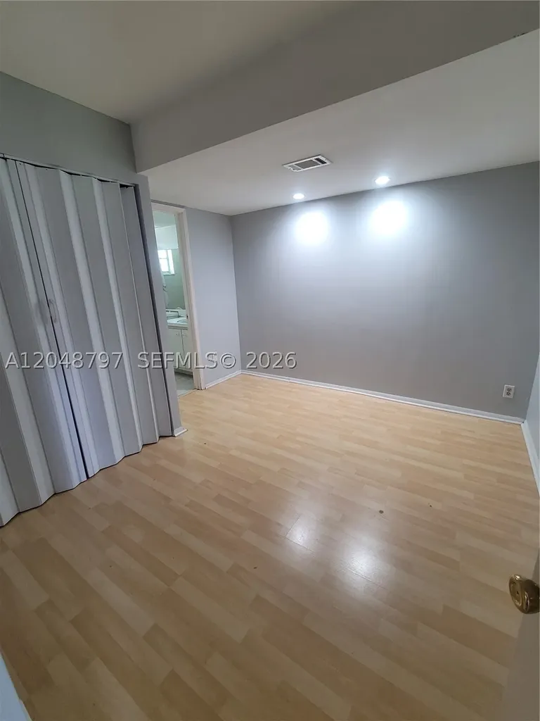 950 Hillcrest Drive Hollywood FL 33021