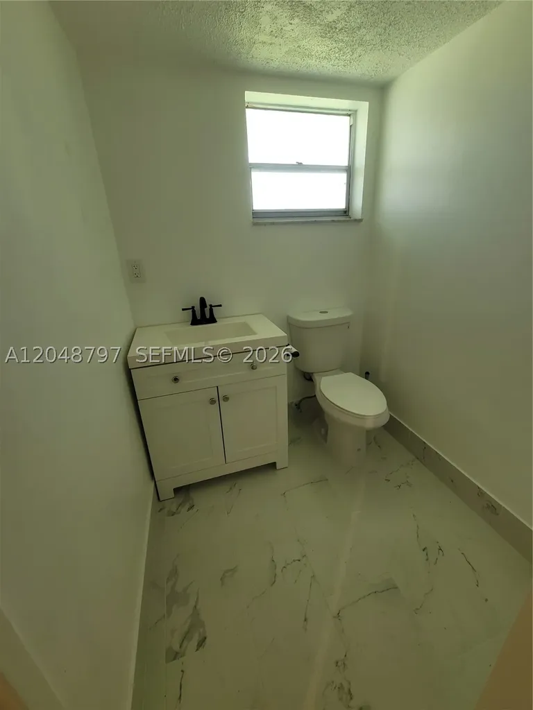 950 Hillcrest Drive Hollywood FL 33021
