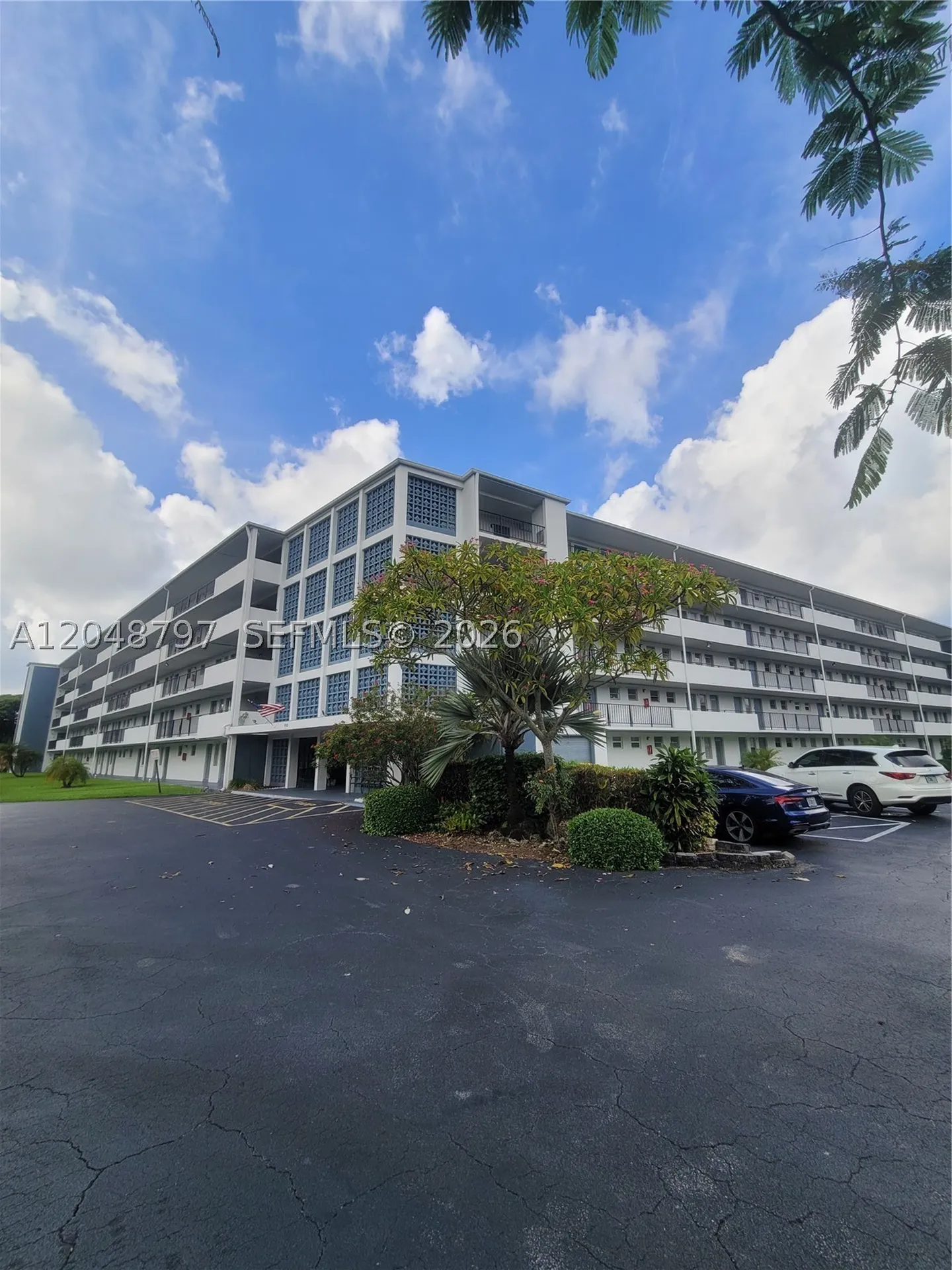 950 Hillcrest Drive Hollywood FL 33021