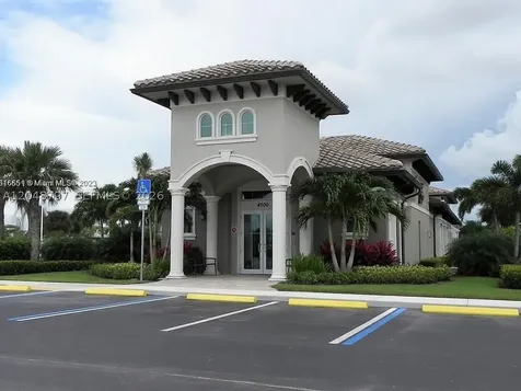 950 Hillcrest Drive Hollywood FL 33021