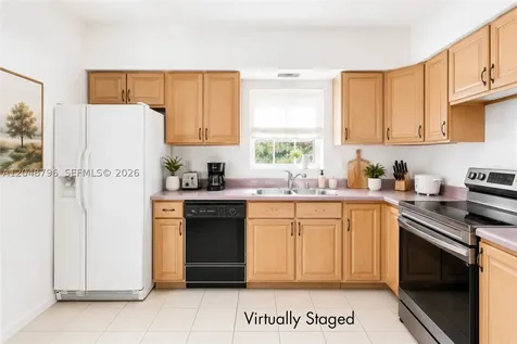 5735 SW 57th Terrace Miami FL 33143