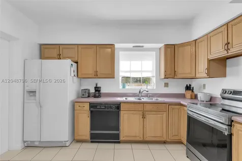 5735 SW 57th Terrace Miami FL 33143