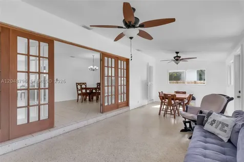 5735 SW 57th Terrace Miami FL 33143