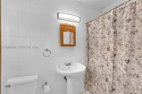 5735 SW 57th Terrace Miami FL 33143