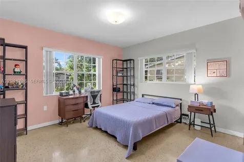 5735 SW 57th Terrace Miami FL 33143