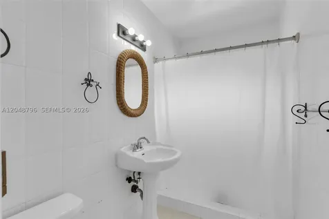 5735 SW 57th Terrace Miami FL 33143