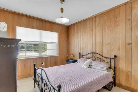 5735 SW 57th Terrace Miami FL 33143