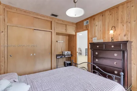 5735 SW 57th Terrace Miami FL 33143