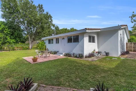 5735 SW 57th Terrace Miami FL 33143