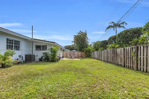 5735 SW 57th Terrace Miami FL 33143
