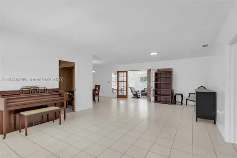 5735 SW 57th Terrace Miami FL 33143