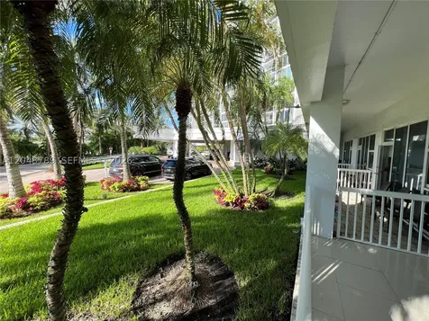 10275 Collins Avenue Bal Harbour FL 33154