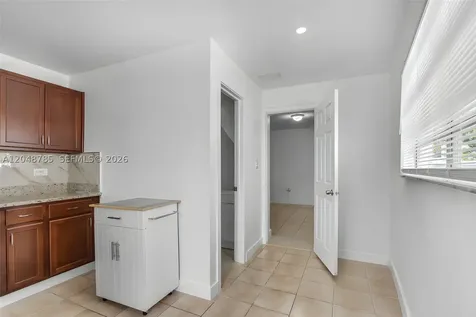 6084 E 7th Avenue Hialeah FL 33013