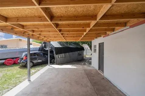 6084 E 7th Avenue Hialeah FL 33013