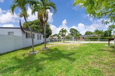 6084 E 7th Avenue Hialeah FL 33013