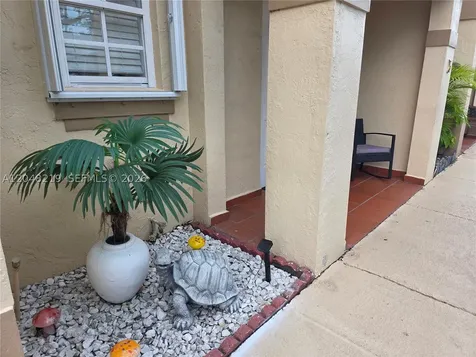 523 W 68th Street Hialeah FL 33014