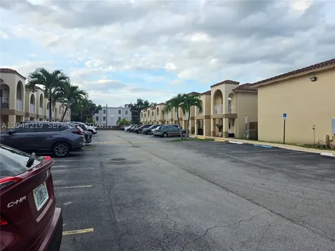 523 W 68th Street Hialeah FL 33014