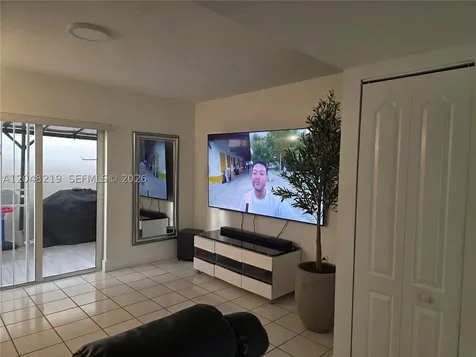 523 W 68th Street Hialeah FL 33014