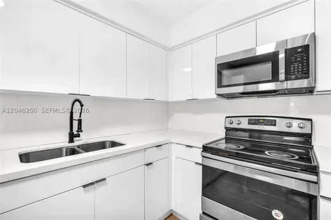 7022 SW 19th Court North Lauderdale FL 33068