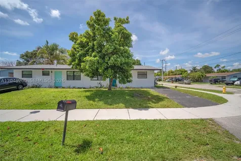 7022 SW 19th Court North Lauderdale FL 33068