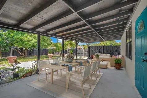 7022 SW 19th Court North Lauderdale FL 33068