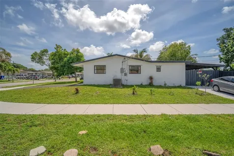 7022 SW 19th Court North Lauderdale FL 33068