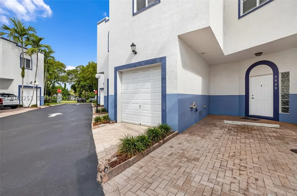 2929 SW 18th Terrace Fort Lauderdale FL 33315