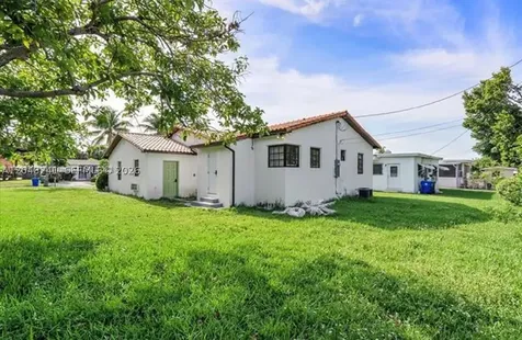 860 NW 17th Court Miami FL 33125