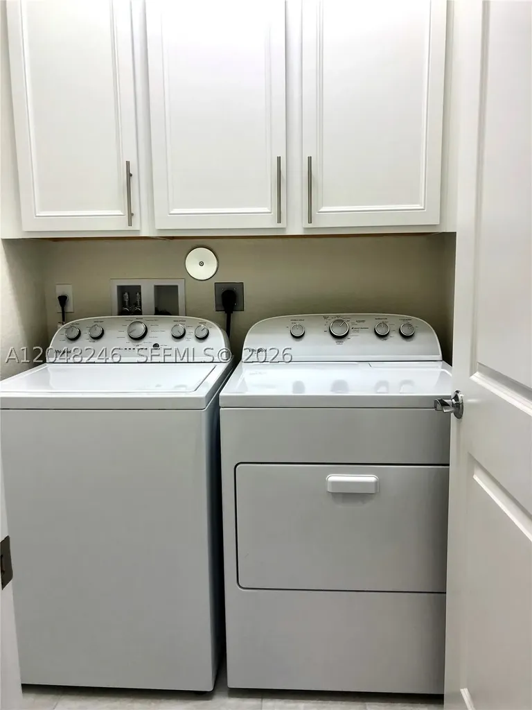 4984 Greenway Drive Hollywood FL 33021