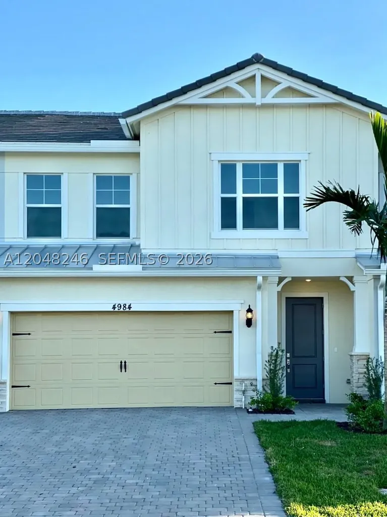 4984 Greenway Drive Hollywood FL 33021