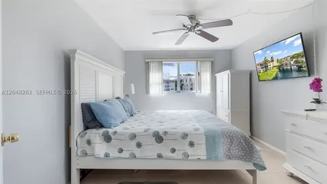 2851 E Sunrise Lakes Drive Sunrise FL 33322